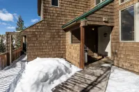 Indoor Hot Tub and Vaulted Ceilings - Charming Family Retreat