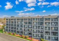 Private Balcony and Resort Amenities - Gorgeous Ocean View Retreat Hotel a Surfside Beach