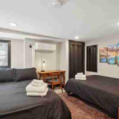 Luxury 8Br/7BA DC Mansion – Reunions, Retreats Rooms