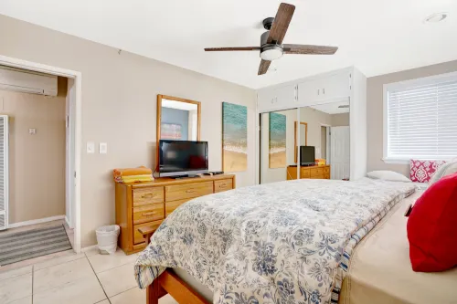 Breathtaking Ocean Views and Chic Comforts - Stylish Coastal Escape