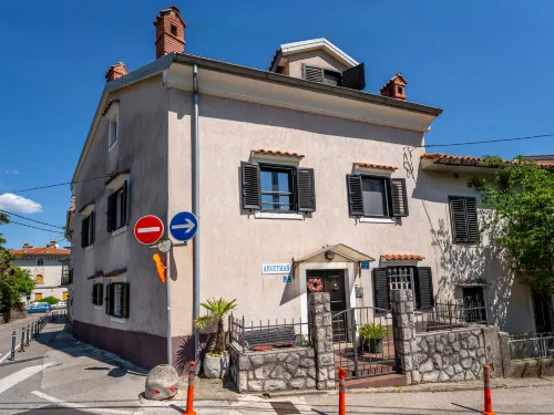 Lovrano Hotels in Ловран