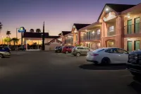 Days Inn by Wyndham Tucson Airport - Bãi đậu xe