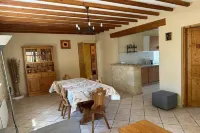 Uzès superb, comfortable gîte with swimming pool 700m from town center: