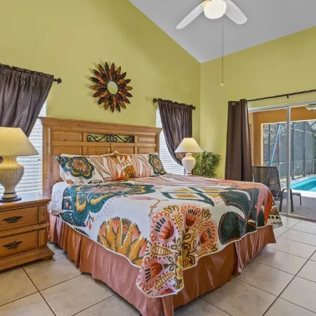 Very Clean & Spacious! Pool, Game Room, BBQ, 2 King Masters--Close to Disney!