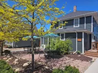Downtown 1 Bedroom Charmer - Walk, Bike, Visit, Enjoy!!