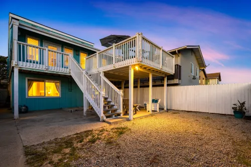 Spacious Deck and Fun Entertainment Options - Charming Coastal Escape Hotels in Oceano