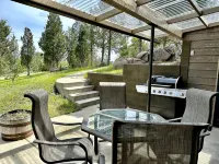 Private Patio with Breathtaking Valley Views - Stunning Lodge Hotels in Whitehall