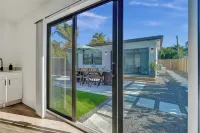 Costal Bungalow & guest house - by the beach!