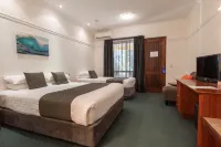 Grande Escape Resort Hotels near Wooditjup National Park