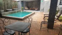 Bartholomew's Loft - Pools