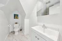 NY Luxury Apt Free Parking in Prime Area