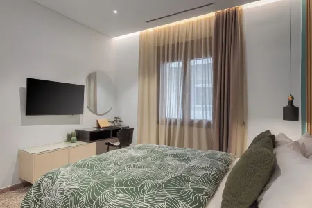 Patra Elegant Residence Отели рядом с достопримечательностью «Hellenic Open University Laboratories»