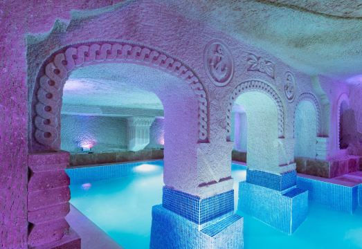 카파도키아 이낸스 동굴 & 수영장 핫