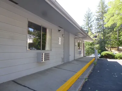 Cougar Land Motel Hotel berhampiran WSU Pullman