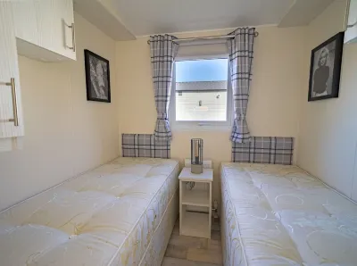 Chalet Zuiderzee in Biddinghuizen Hotels near عالم واليبي