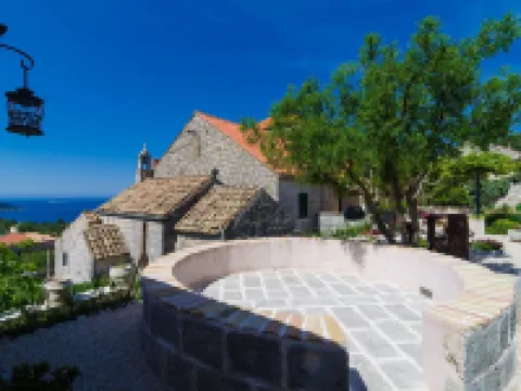 Apartment & Rooms Savonari Hotels in Orasac