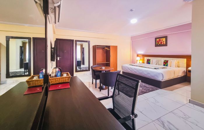 Rhogem Hotel