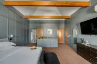 The Emerald Boutique Stays Hotels in Beaufort