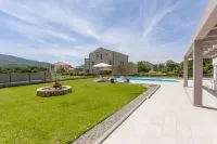Luxury Villa Stella Near Split Hotel di Donji Dolac