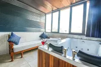 Mitani Suites - Bathtub