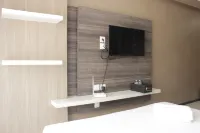 Relaxing Studio Room at Gateway Pasteur Apartment - Gym