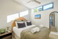 Waiata Beach House - Onetangi -  Holiday Villas