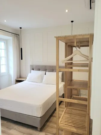 Lorenzo Mavili Suite Отели рядом с достопримечательностью «Вилла Мон Репо»