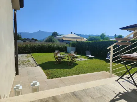 Holiday Home for 5 Lido di Camaiore Отели в г. Камайоре