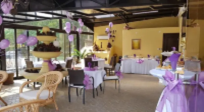 ชาร์ลิโน พลาซ่า