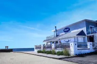 The Surfside Hotel فنادق في Stratford