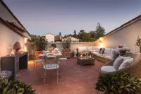 Casa Laura, Unwind Yourself on A Luxury Terrace in Lucca Town