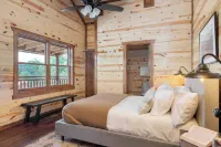 Wilder by AvantStay 15Min from Pigeon Forge, 12Ppl Hotels in Sevierville