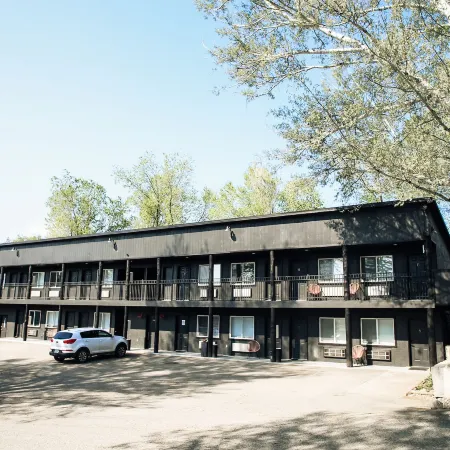 Trailhead Cabins & Lodging
