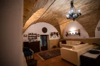 Palazzo Capparucci - Dimora Storica - Guest House Hotels in Montegranaro