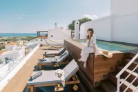 Kalathos Square Luxury Suites - Villas