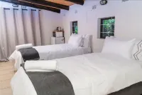 The Tropical Hut Hotels in Eshowe