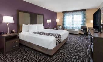 La Quinta Inn & Suites by Wyndham Wichita Airport