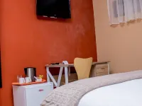 Rose Villa Lodge فنادق في كيتوي