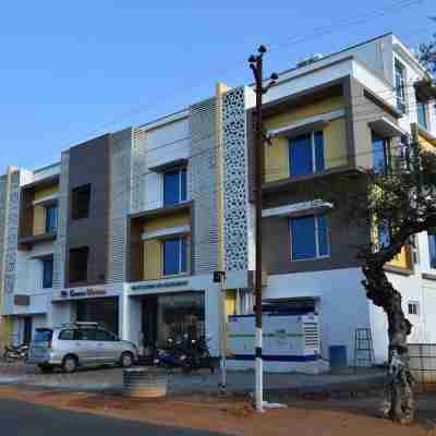 Ganesh Meridian Hotel Exterior