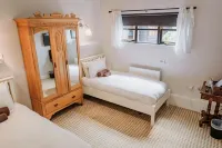 Creeksea Place Barns Hotel di North Fambridge