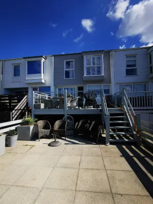 Sea View 3 Bedroom Seaside Property