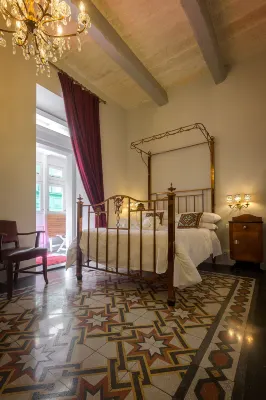 Sally Port Suites - บริการรถรับส่ง
