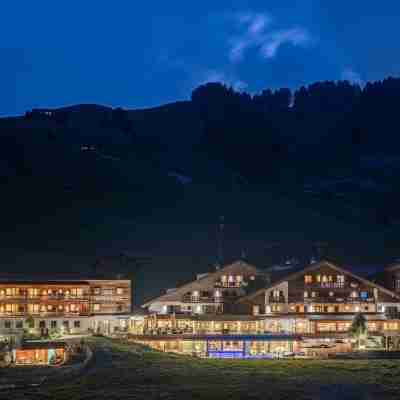 Saltria - Your Alpine Experience Hotel Exterior