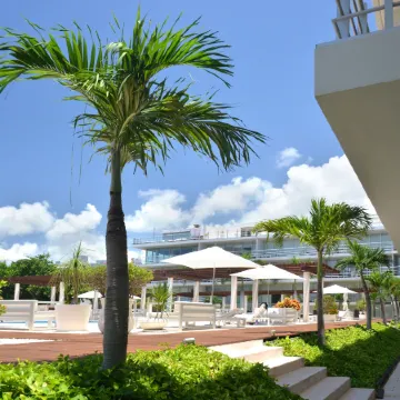 Magia Beachside Condo