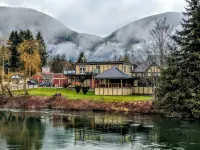 Riverside Inn - Parkplatz