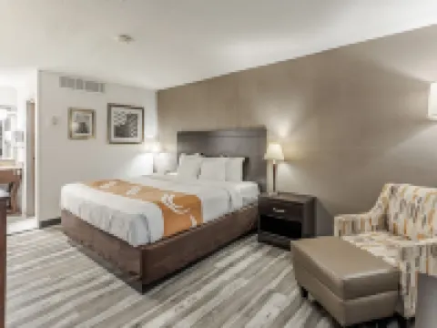 Quality Inn University Lansing ランシングのホテル