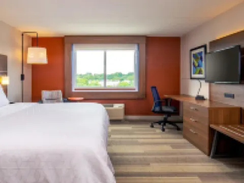 Holiday Inn Express & Suites MOUNT PLEASANT by IHG Hotels in Mount Pleasant