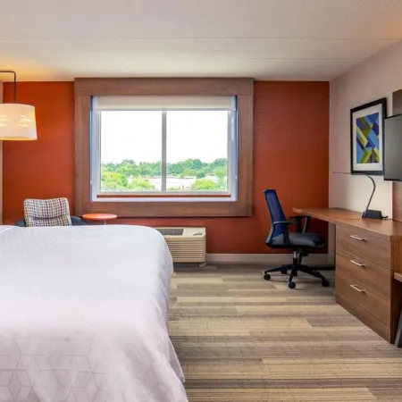 Holiday Inn Express & Suites MOUNT PLEASANT by IHG
