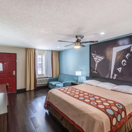 Super 8 by Wyndham Austin University/Downtown Area