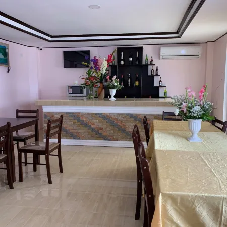 Adams View Hotel Отели в г. Моолбол